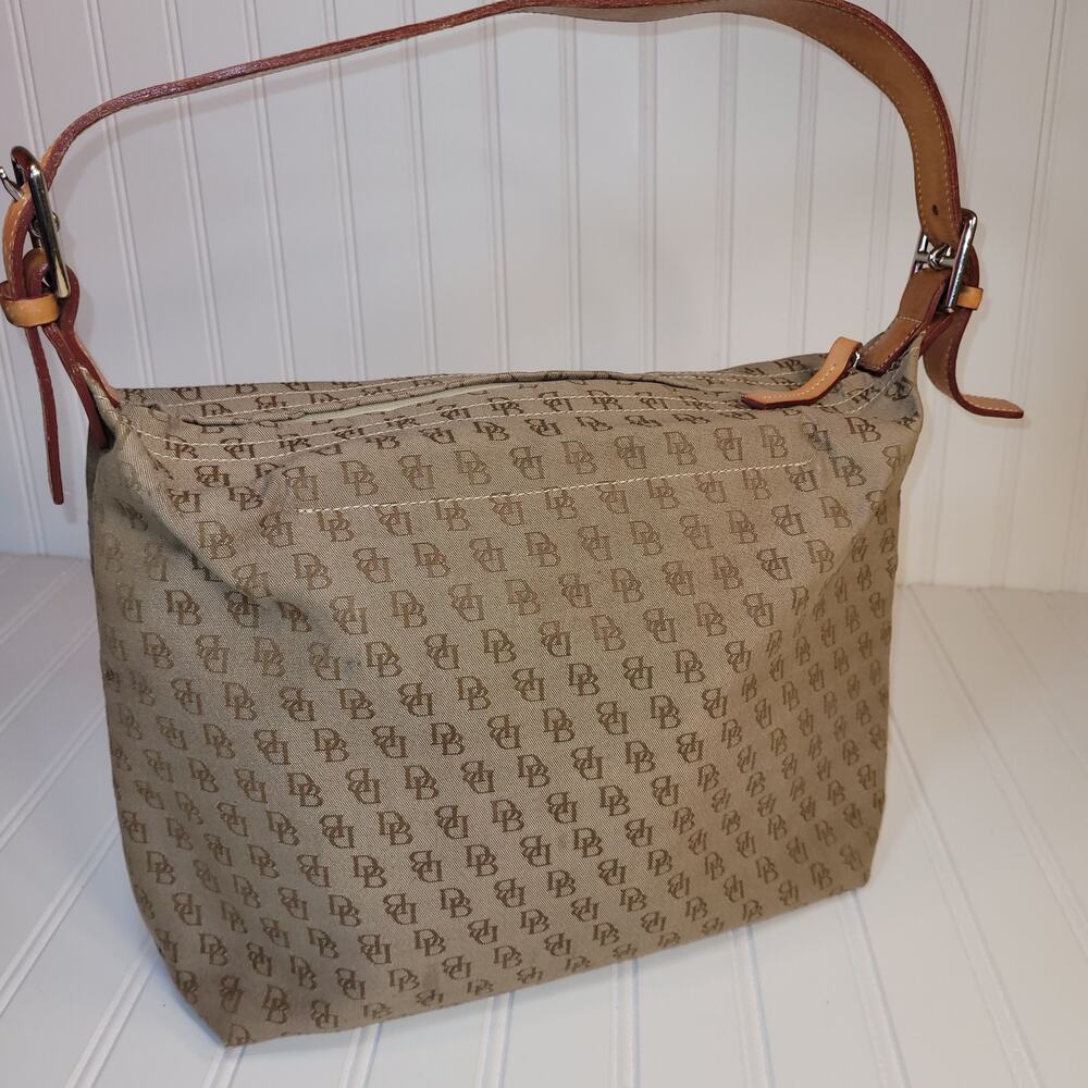 Dooney & Bourke Shoulder bag. So cute!